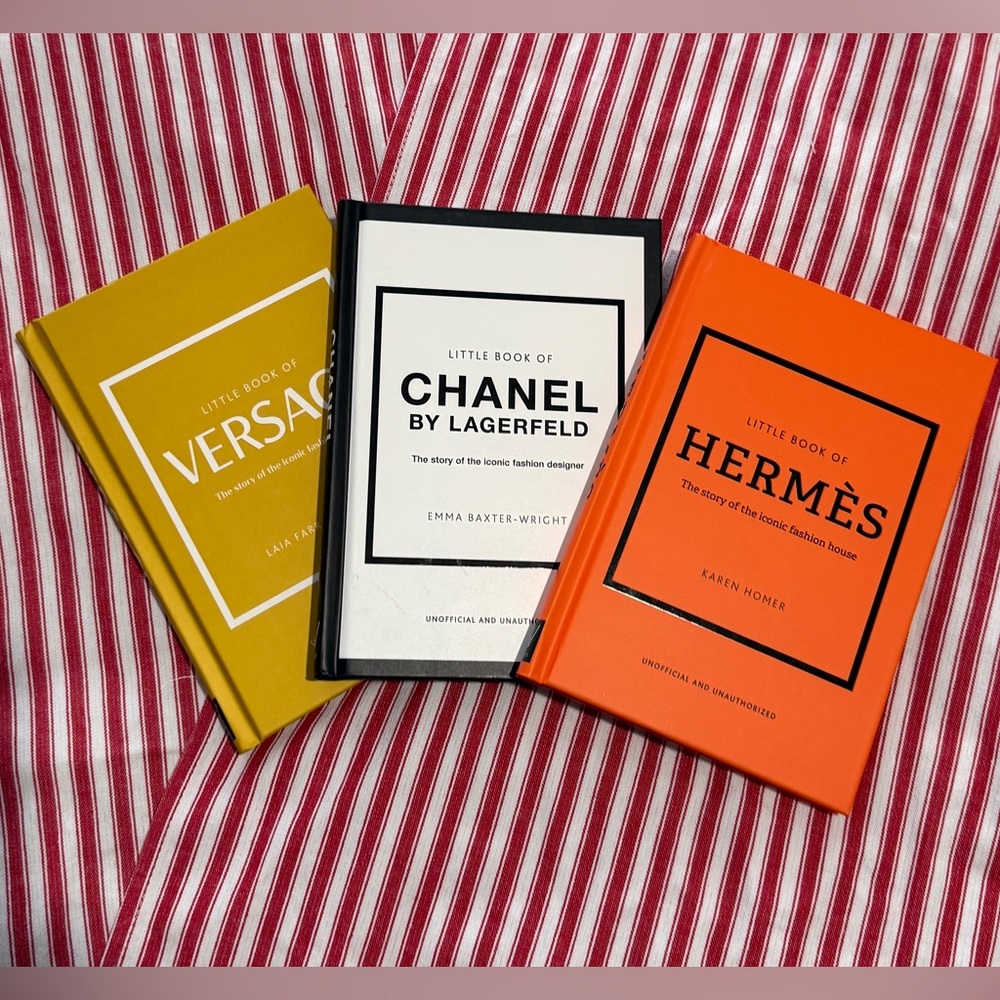 CHANEL Little Book in Black and White